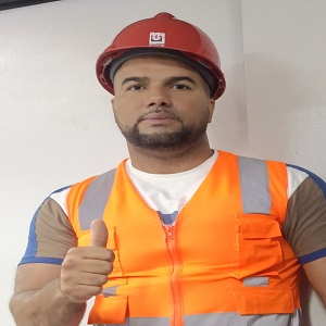 Colpas Victor: Director y Fundador (Alternativa)