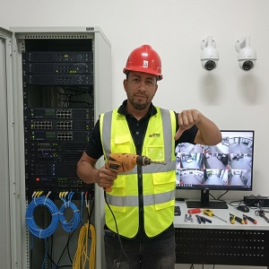 Escobar Luis: Técnico Certificado en Instalación (Alternativa)