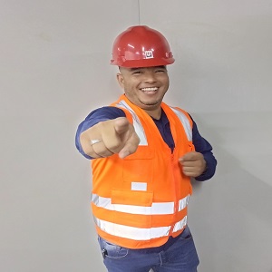 Oliver Santiago: Especialista en Redes de Seguridad (Alternativa)